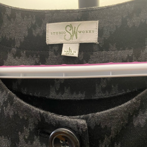 Studio Works Blazer Women’s Large Gray Houndstooth Jacket Buttons Stretchy Knit - Picture 3 of 6